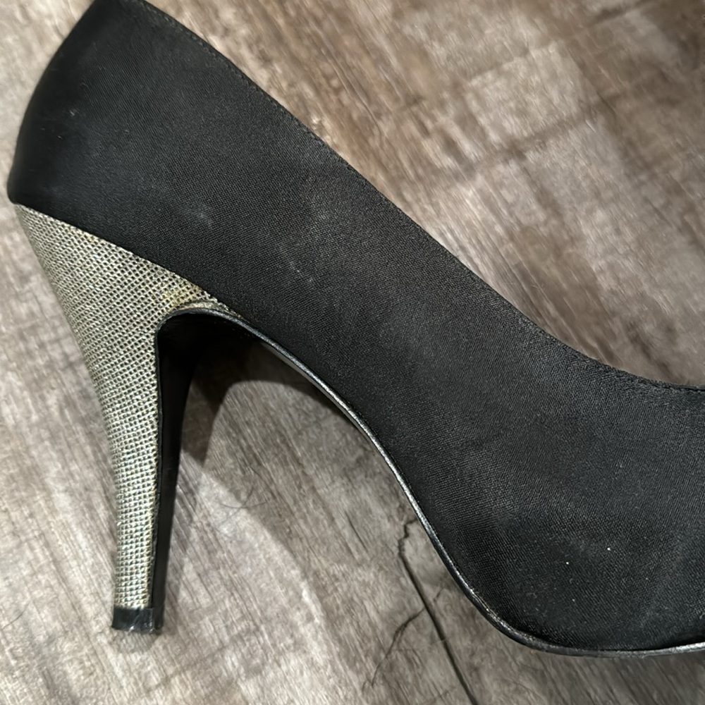 Kenneth Cole Reaction Heels